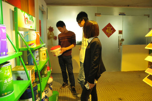 廣西百色客戶到訪友情漆