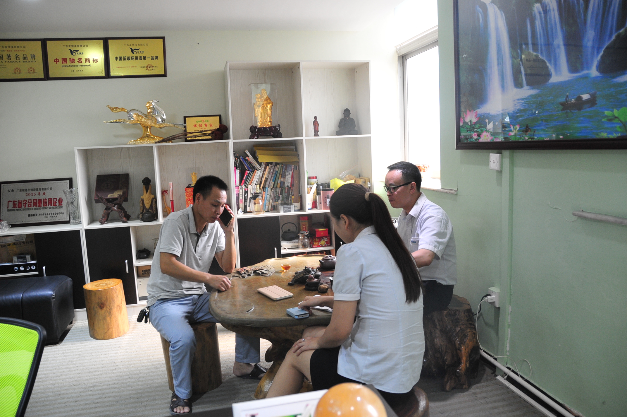 河源客戶到訪友情漆